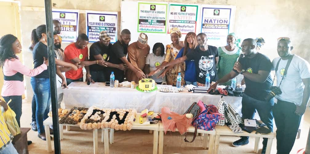 picture showing cake cutting on the final day of the training